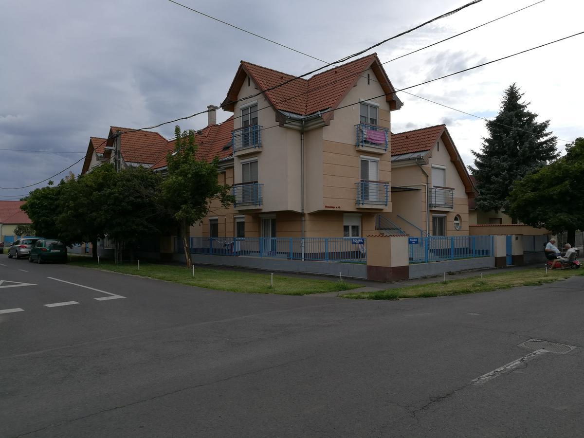 Kiskucko Apartman Hajduszoboszlo Exterior photo